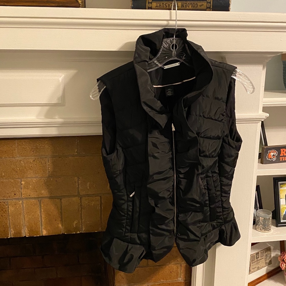 NWT White House Black Market Ruffled Puffer Vest - Black